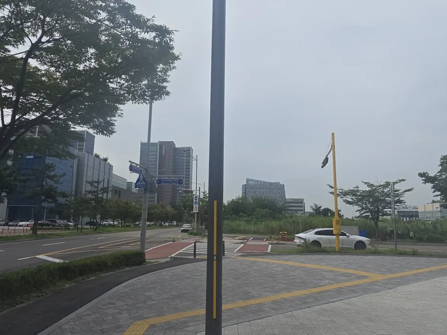 LED 가로등 설치 완료된 주차장