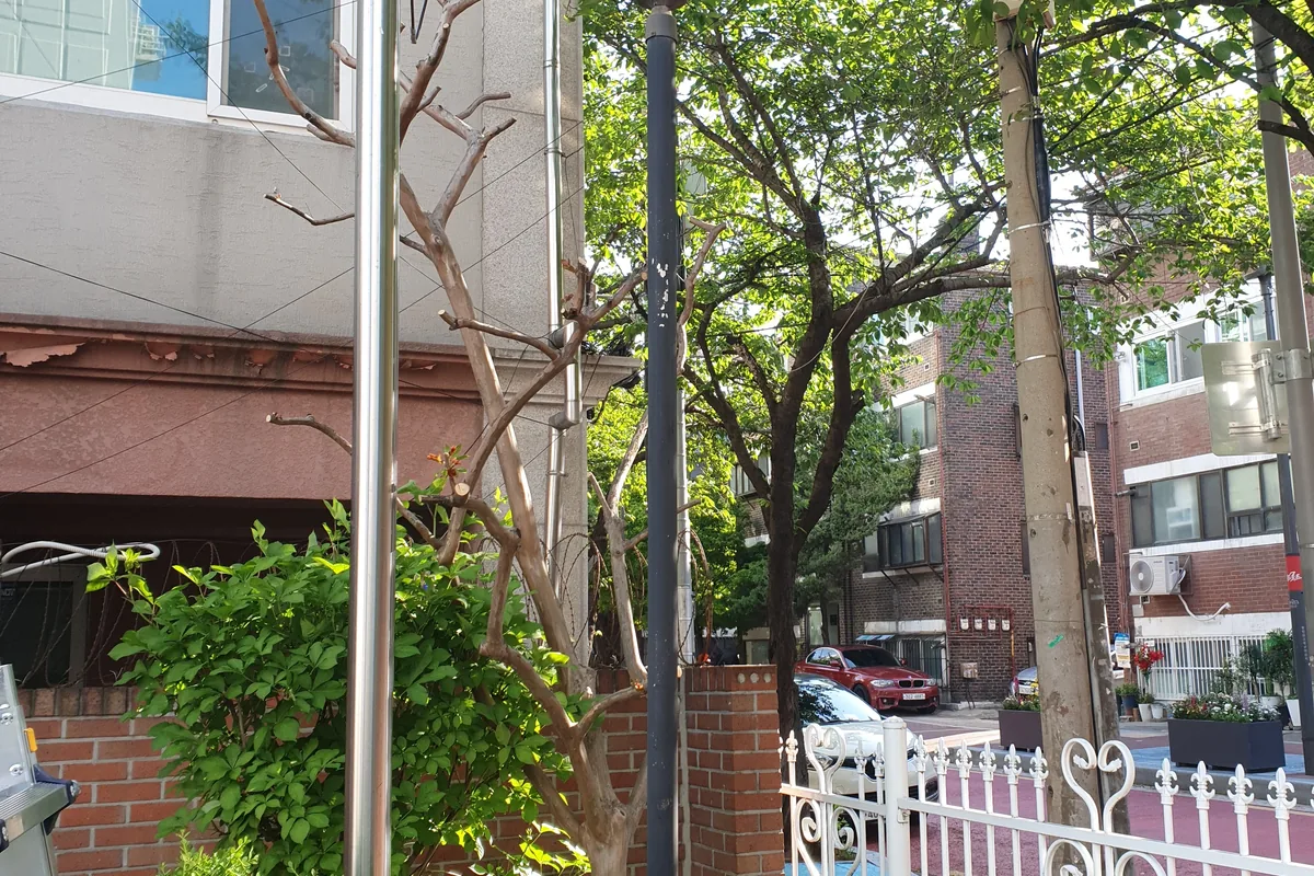 가로등 기둥 보수 및 야간 점등 시공 현장